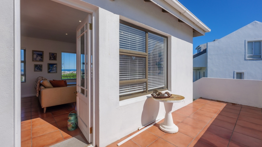 4 Bedroom Property for Sale in Oceanview Heights Western Cape